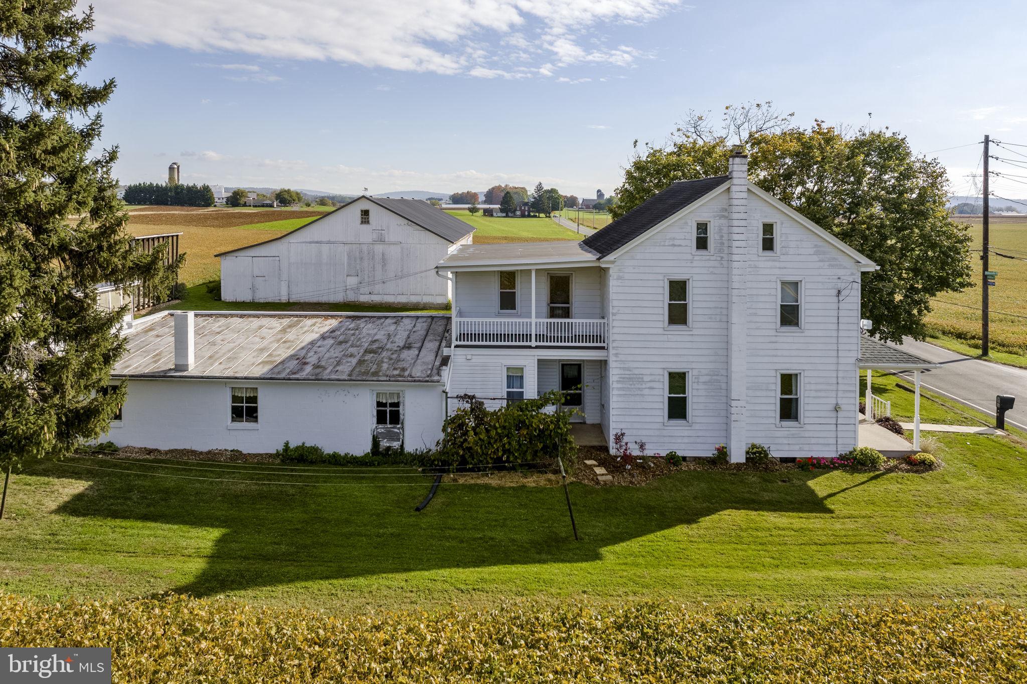 125 Indiantown Road Ephrata, PA 17522 - Photo 4 of 46 a front view of house with yard and green space