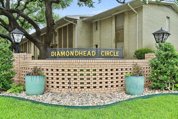 $2,000 | 6367 Diamond Head Circle, Unit D, Dallas, TX 75225
