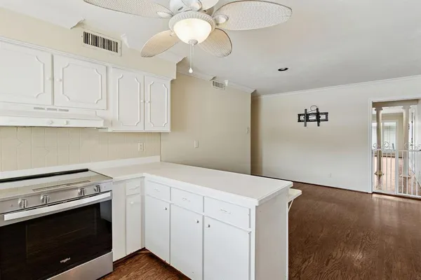 $2,000 | 6367 Diamond Head Circle, Unit D, Dallas, TX 75225