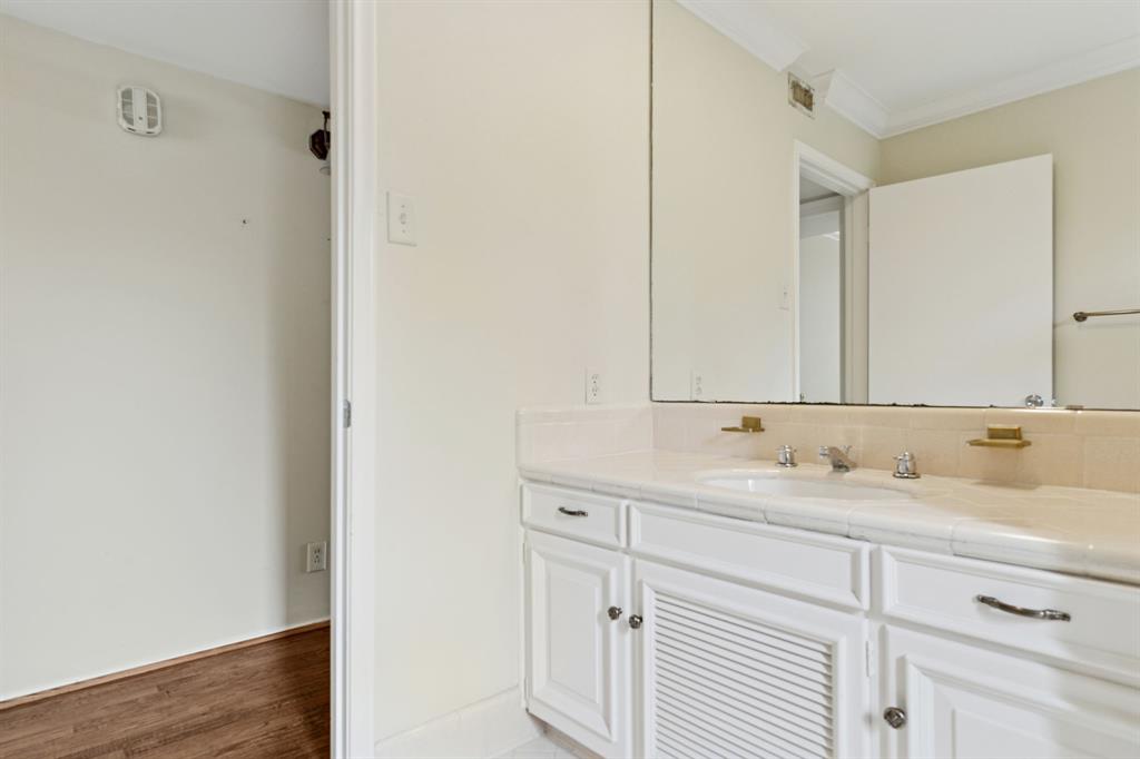 6367 Diamond Head Circle, Unit D Dallas, TX 75225 - Photo 22 of 26