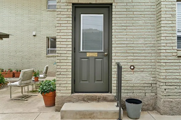 $2,000 | 6367 Diamond Head Circle, Unit D, Dallas, TX 75225