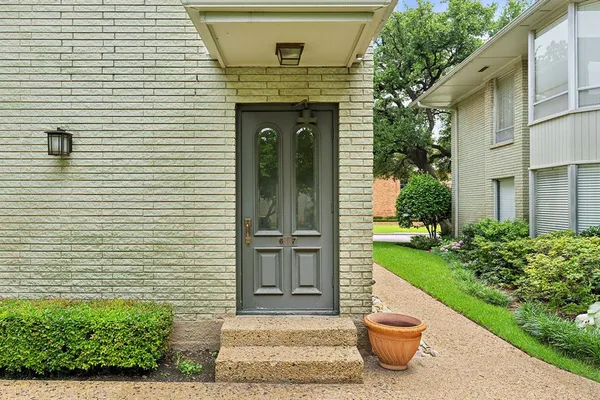 $2,000 | 6367 Diamond Head Circle, Unit D, Dallas, TX 75225