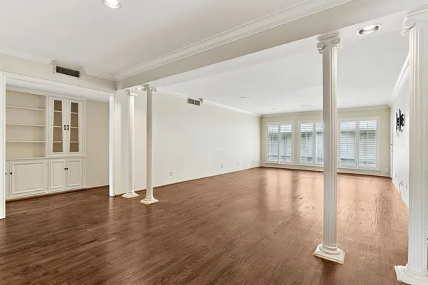 $2,000 | 6367 Diamond Head Circle, Unit D, Dallas, TX 75225