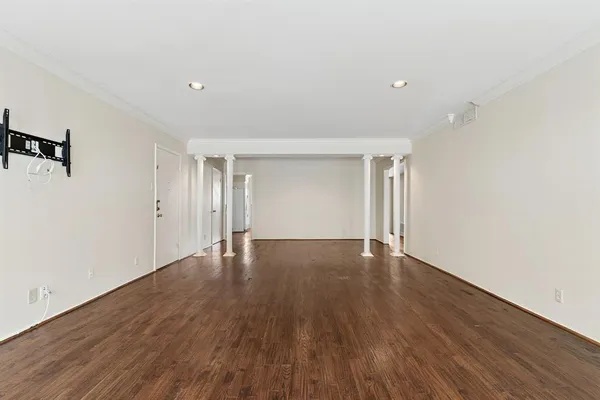 $2,000 | 6367 Diamond Head Circle, Unit D, Dallas, TX 75225