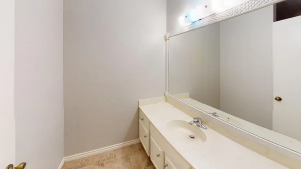 $2,275 | 10214 Missel Thrush Drive, Austin, TX 78750