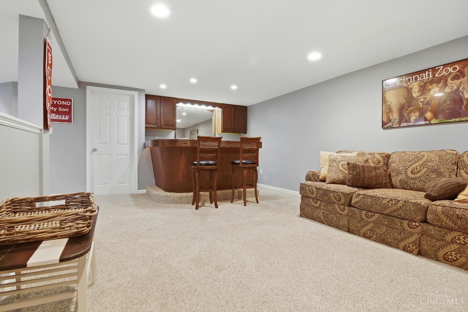 4374 Boomer Road Cincinnati, OH 45247 - Photo 23 of 49