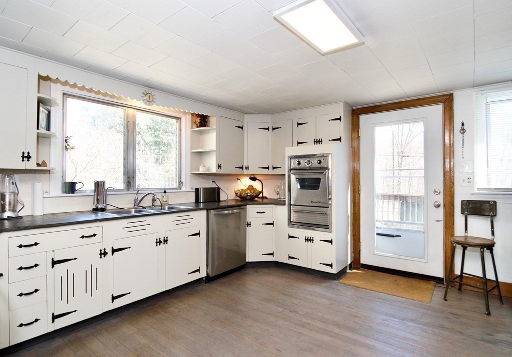 25 Leverett Road Amherst, MA 01002 - Photo 8 of 42
