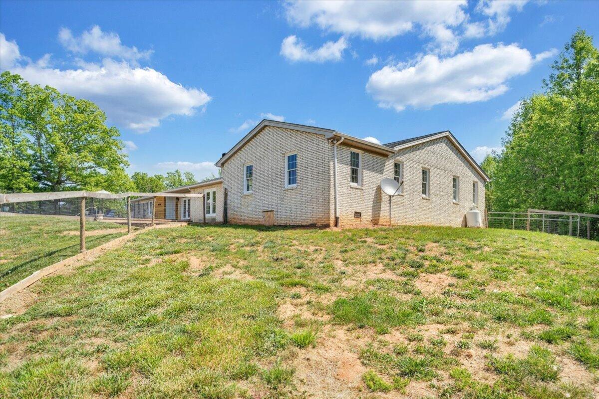 2011 Spencer-Preston Road Martinsville, VA 24112 - Photo 101 of 130 101-MIB07632