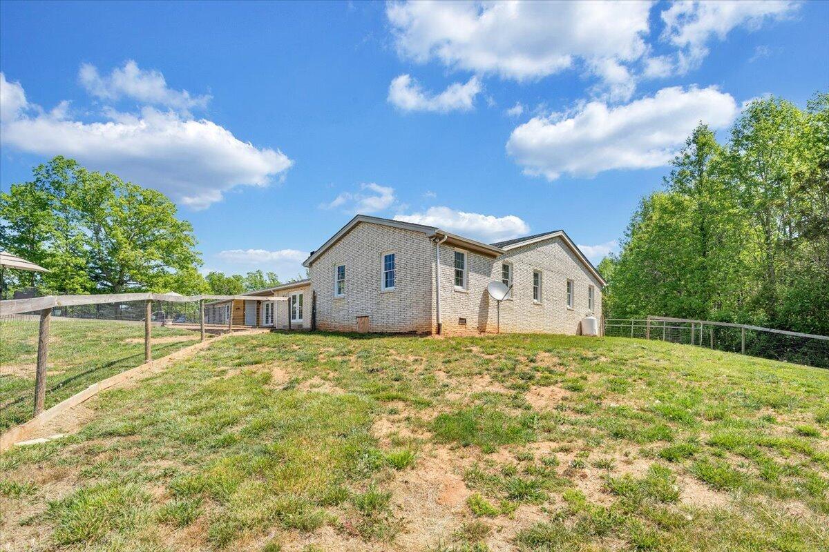 2011 Spencer-Preston Road Martinsville, VA 24112 - Photo 102 of 130 102-MIB07629
