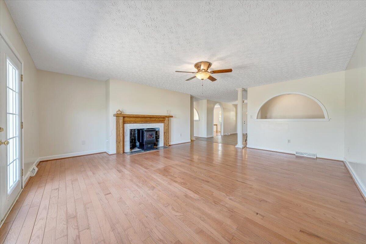2011 Spencer-Preston Road Martinsville, VA 24112 - Photo 15 of 130 015-MIB07371
