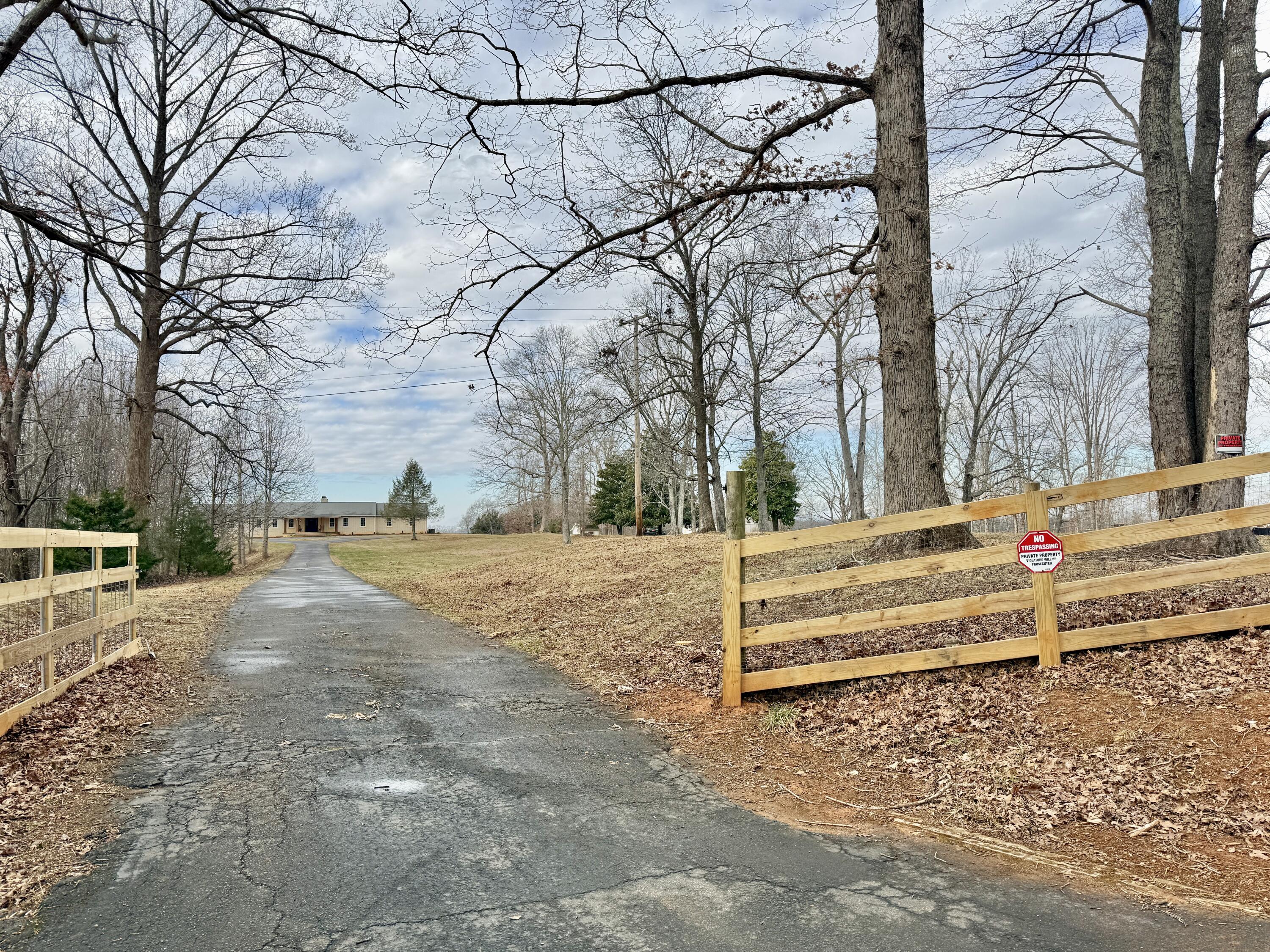 2011 Spencer-Preston Road Martinsville, VA 24112 - Photo 3 of 83 IMG_0948