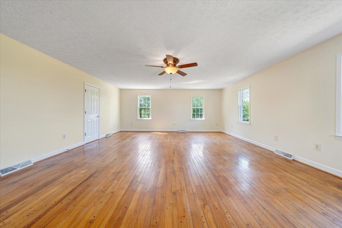 2011 Spencer-Preston Road Martinsville, VA 24112 - Photo 65 of 130 065-MIB07530