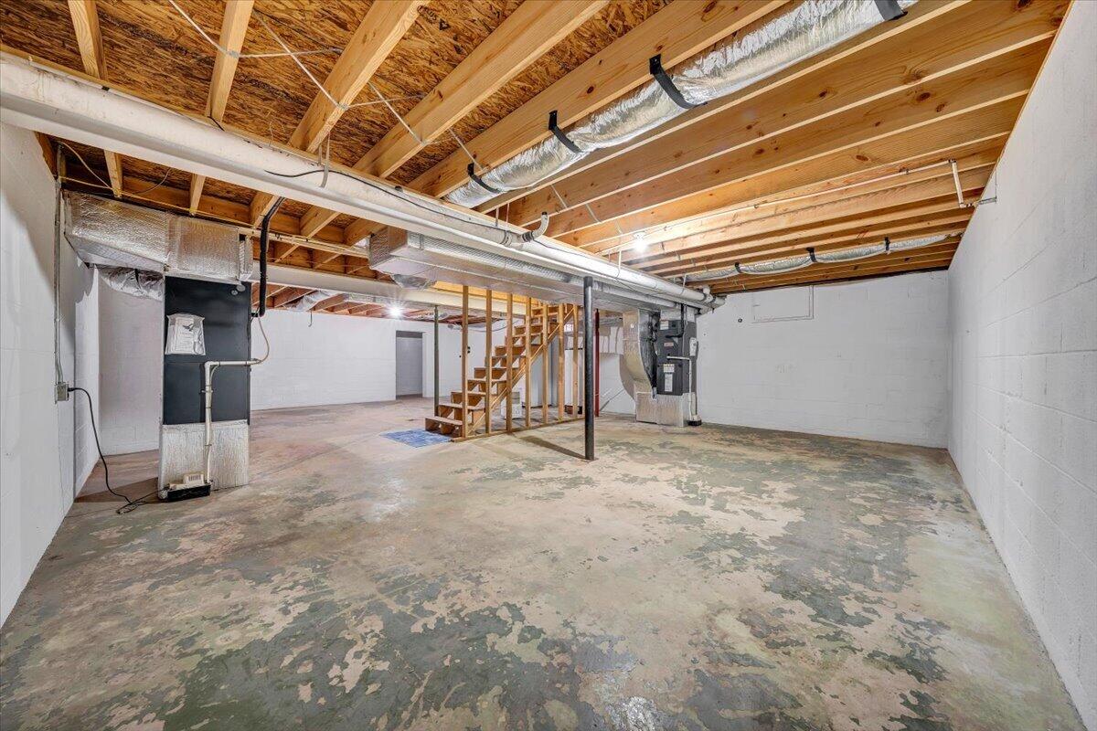 2011 Spencer-Preston Road Martinsville, VA 24112 - Photo 75 of 130 075-MIB07560
