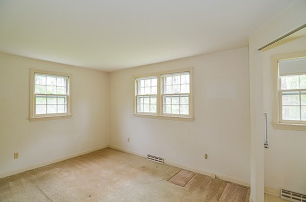 25 Whippletree Road Chelmsford, MA 01824 - Photo 12 of 19