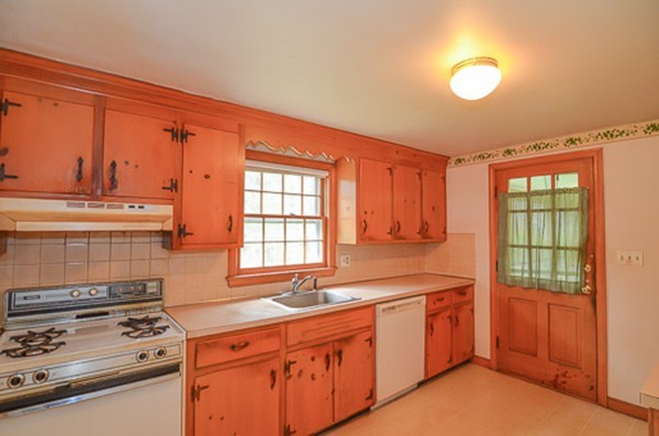 25 Whippletree Road Chelmsford, MA 01824 - Photo 4 of 19