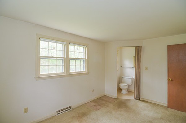 25 Whippletree Road Chelmsford, MA 01824 - Photo 8 of 19