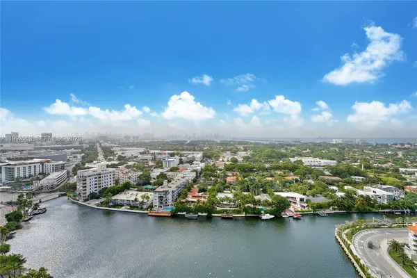 $3,500 | 2555 Collins Avenue, Unit 2404, Miami Beach, FL 33140