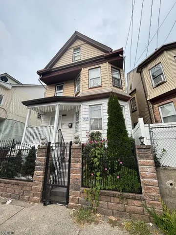 $3,100 | 602 East 23rd Street, Paterson, NJ 07514