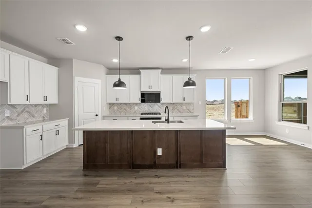 $549,990 | 221 Whitetail Drive, Aledo, TX 76008