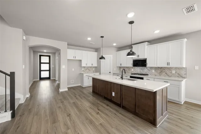 $549,990 | 221 Whitetail Drive, Aledo, TX 76008