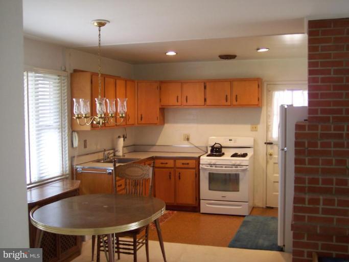 4503 Backlick Road Annandale, VA 22003 - Photo 3 of 13 Kitchen/Dining Room