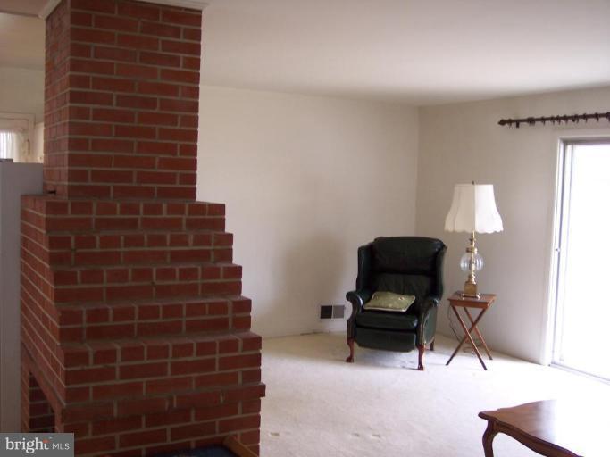 4503 Backlick Road Annandale, VA 22003 - Photo 6 of 13 Living Room