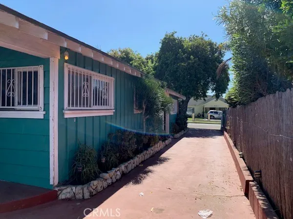 a view of backyard of house
