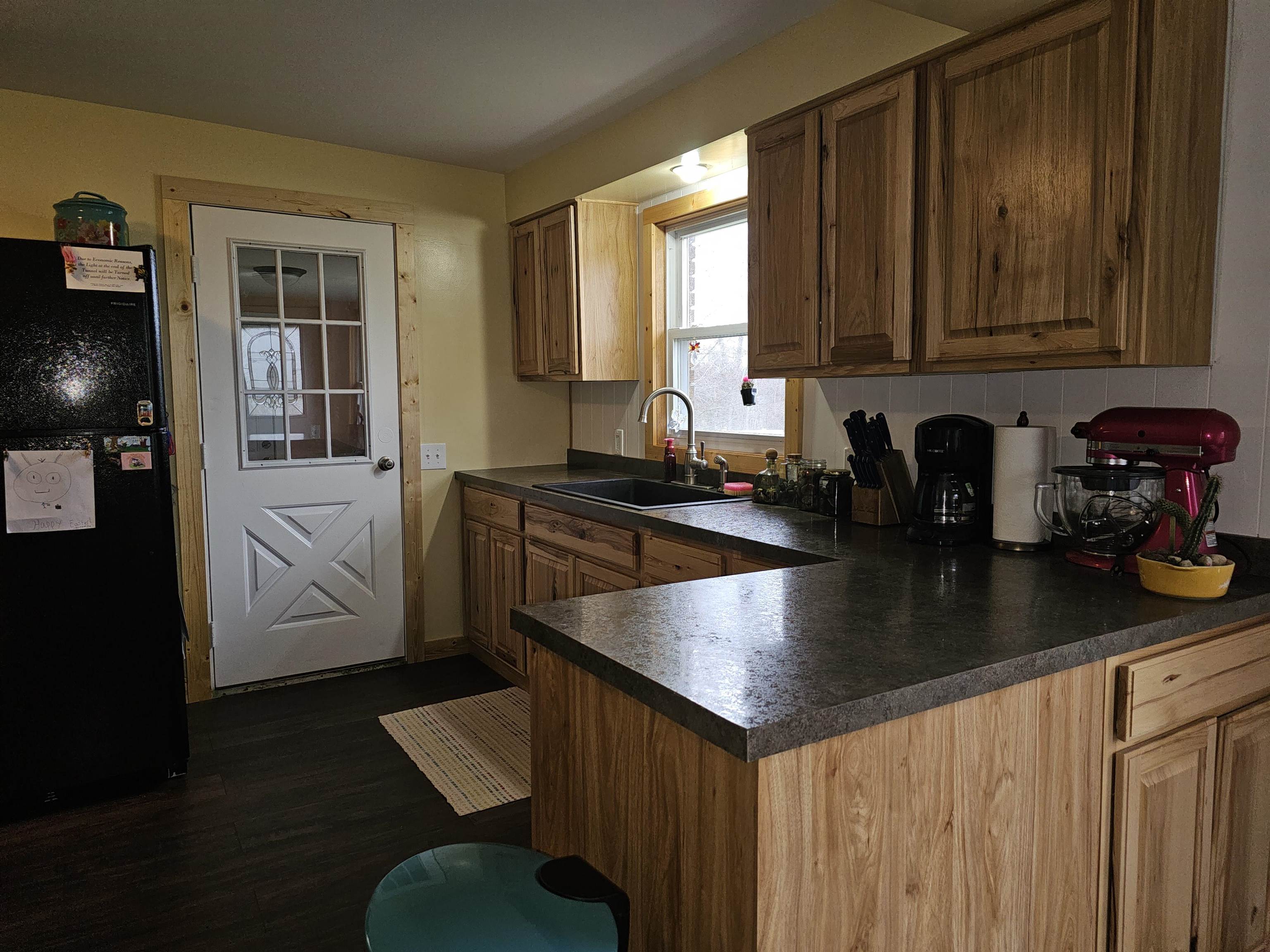 6877 South Durand Road Durand, MI 48429 - Photo 4 of 23