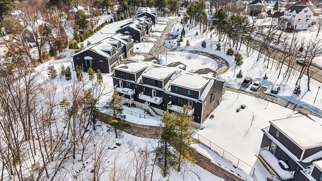$925,000 | 11 James Coffin Way, Unit 11, Middleton, MA 01949
