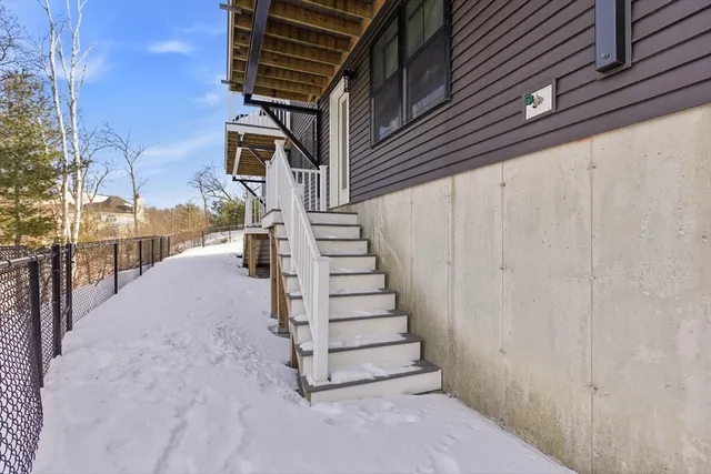 $925,000 | 11 James Coffin Way, Unit 11, Middleton, MA 01949