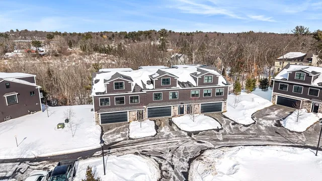 $925,000 | 11 James Coffin Way, Unit 11, Middleton, MA 01949
