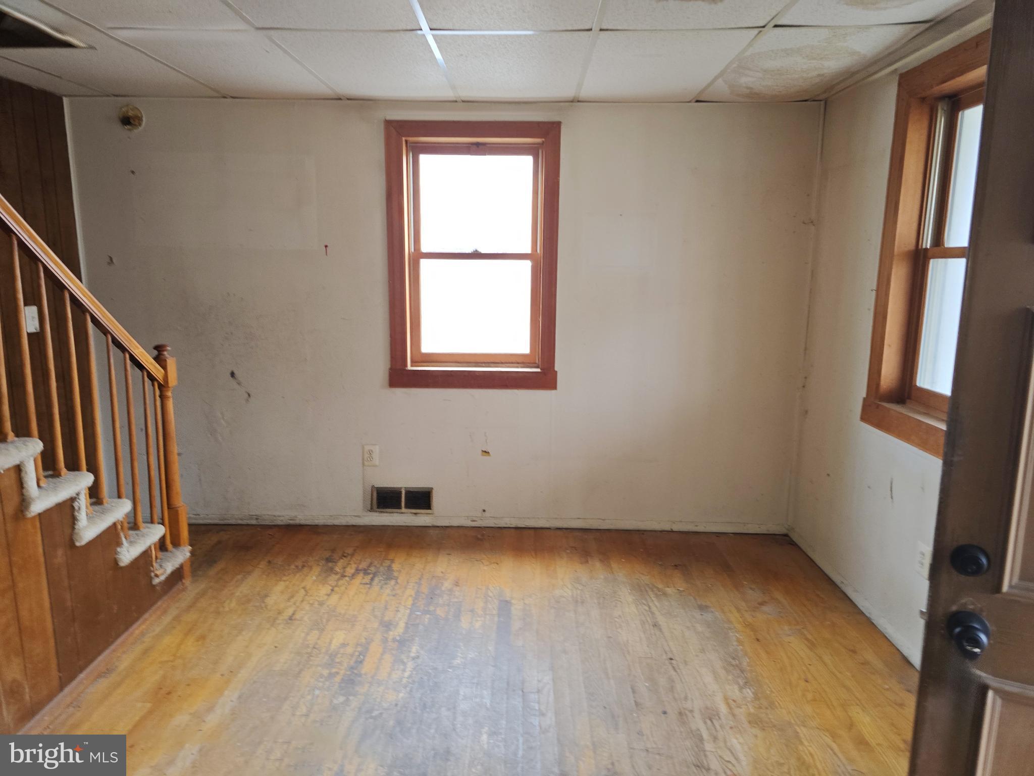 314 Pinewood Road Baltimore, MD 21222 - Photo 2 of 17