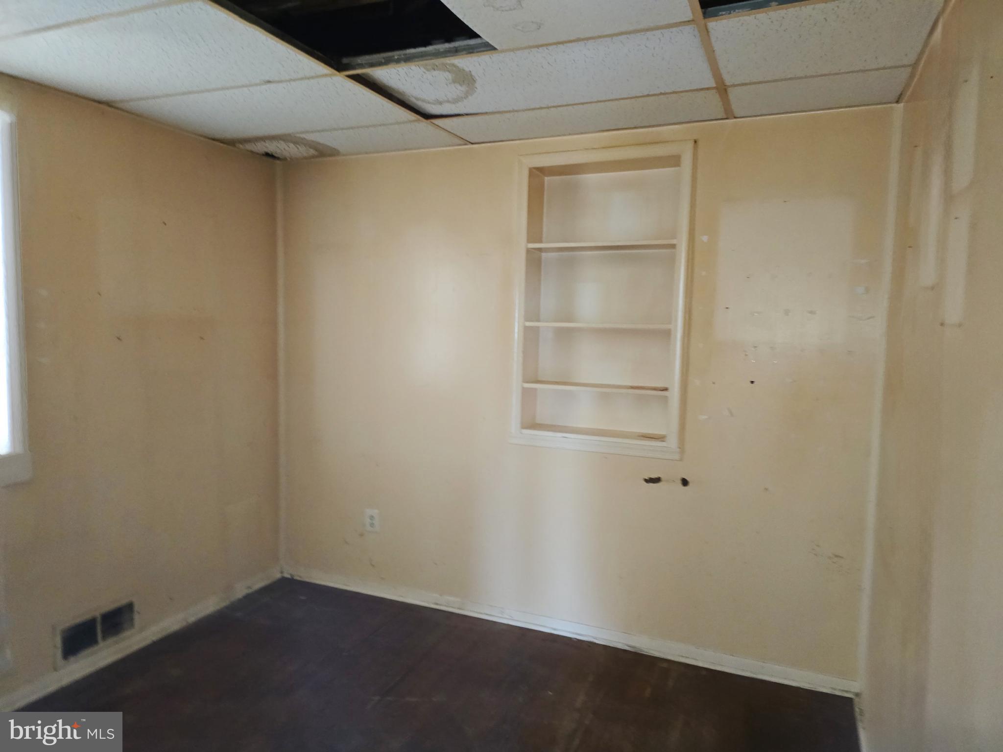 314 Pinewood Road Baltimore, MD 21222 - Photo 7 of 17