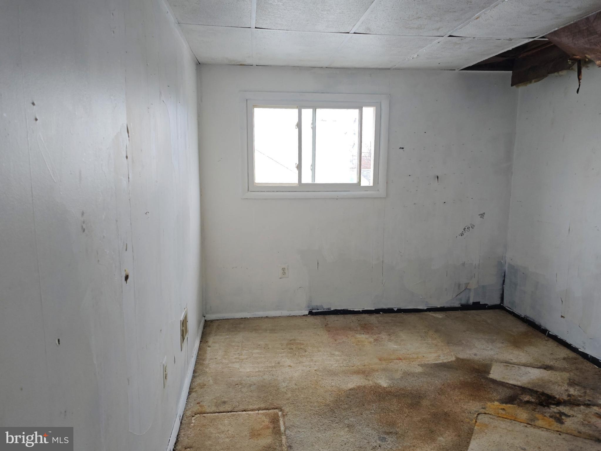 314 Pinewood Road Baltimore, MD 21222 - Photo 10 of 17