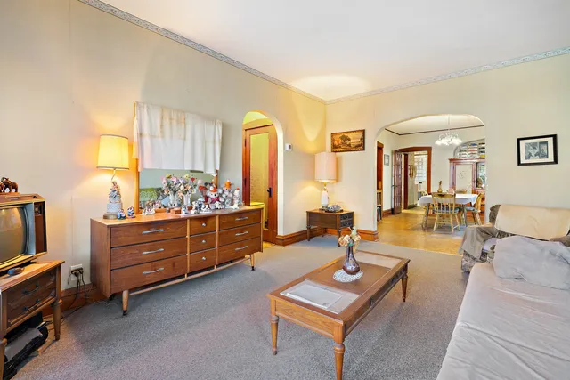 $562,000 | 3407 North Avers Avenue, Chicago, IL 60618