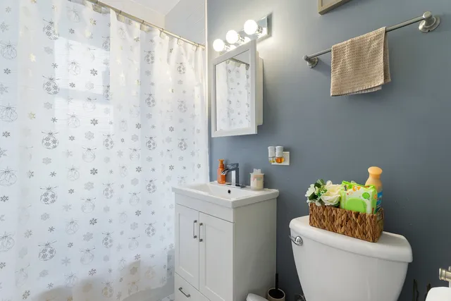 $562,000 | 3407 North Avers Avenue, Chicago, IL 60618