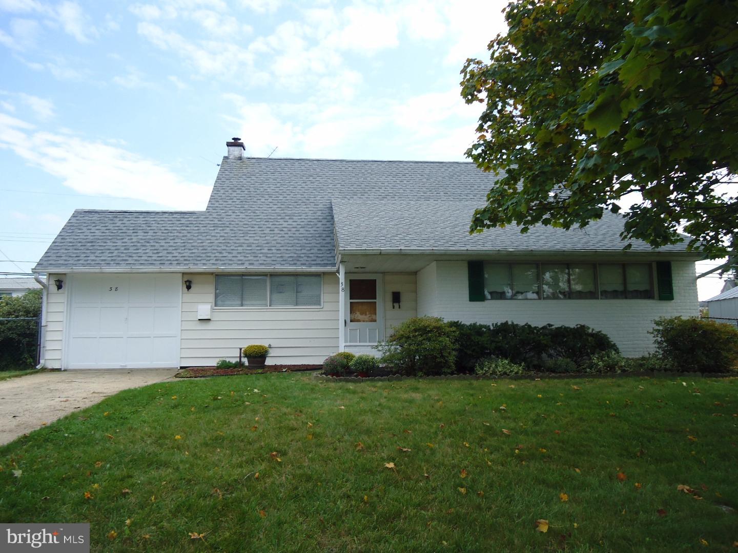38 Hardy Road Levittown, PA 19056 - Photo 1 of 19 Exterior Front