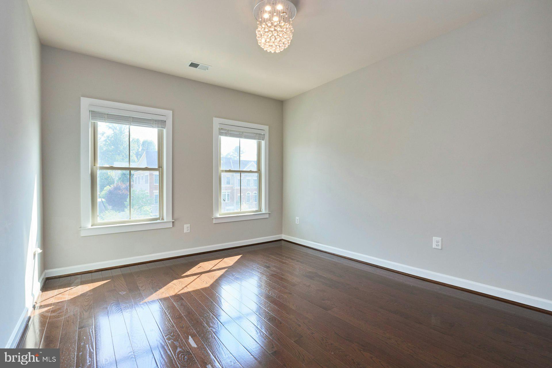 2358 Chadlington Road Falls Church, VA 22043 - Photo 40 of 56