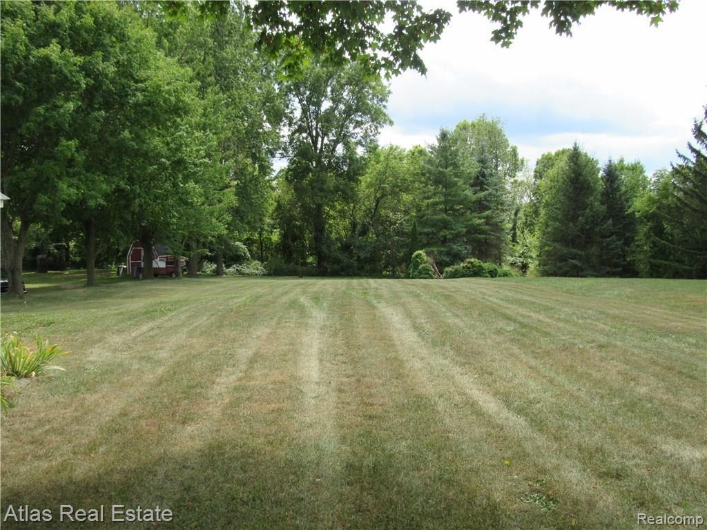 8486 Perry Road Atlas, MI 48411 - Photo 7 of 18 IMG_4519.JPG