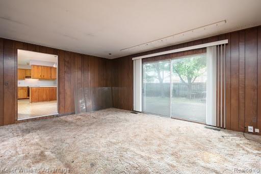 27075 Harvard Road Southfield, MI 48076 - Photo 16 of 24 27075HarvardFAMILYROOM2.jpg
