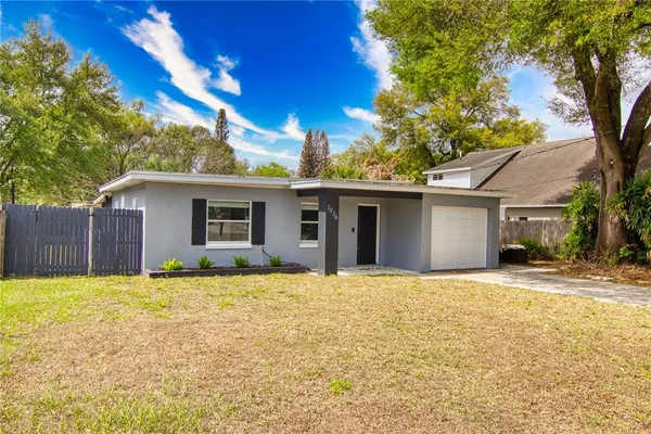 $2,300 | 1936 Essex Place, Orlando, FL 32806
