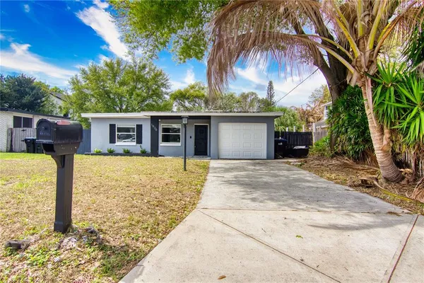 $2,300 | 1936 Essex Place, Orlando, FL 32806