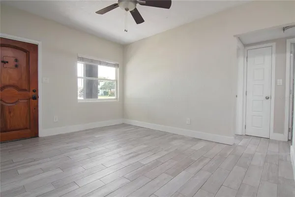 $2,300 | 1936 Essex Place, Orlando, FL 32806