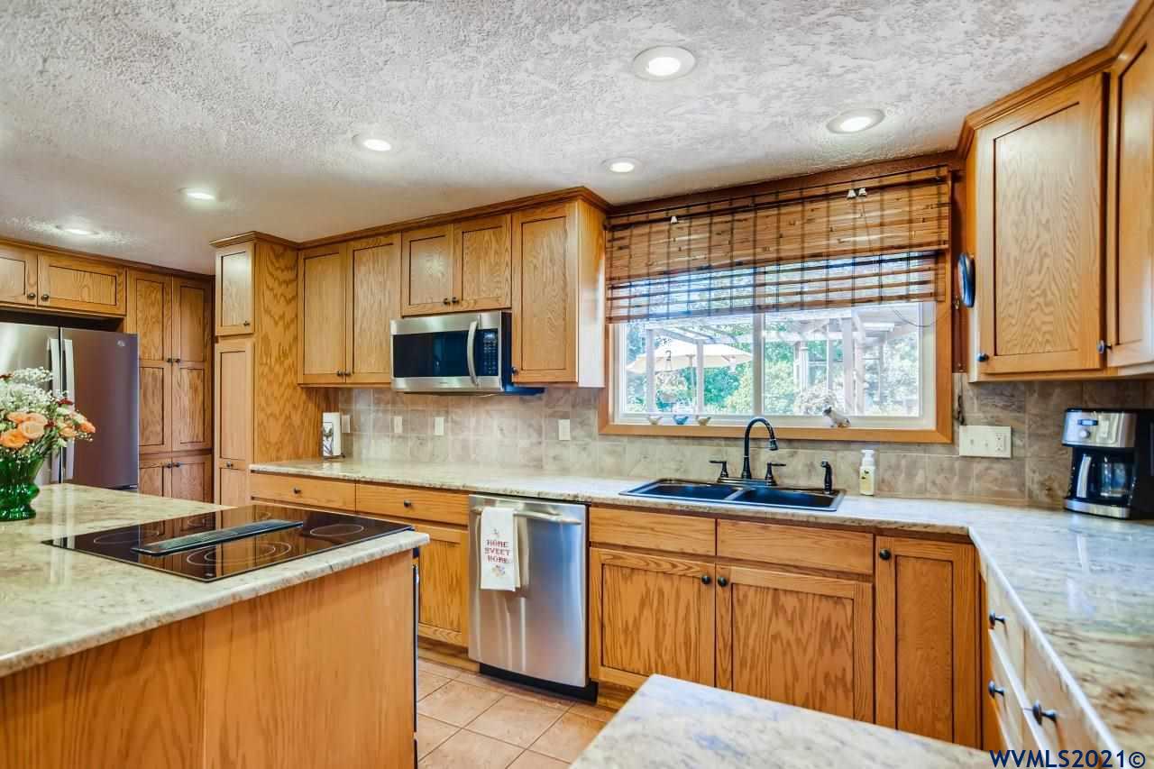 10378 Champoeg Road Northeast Aurora, OR 97002 - Photo 11 of 29 Gallery Image 11