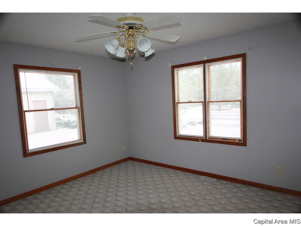 7364 Bahr Road Sherman, IL 62684 - Photo 17 of 33 Gallery Image 17