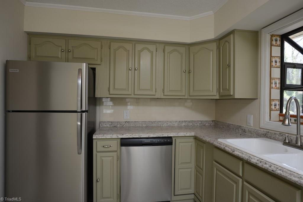 3314 Pine Valley Road High Point, NC 27265 - Photo 7 of 22