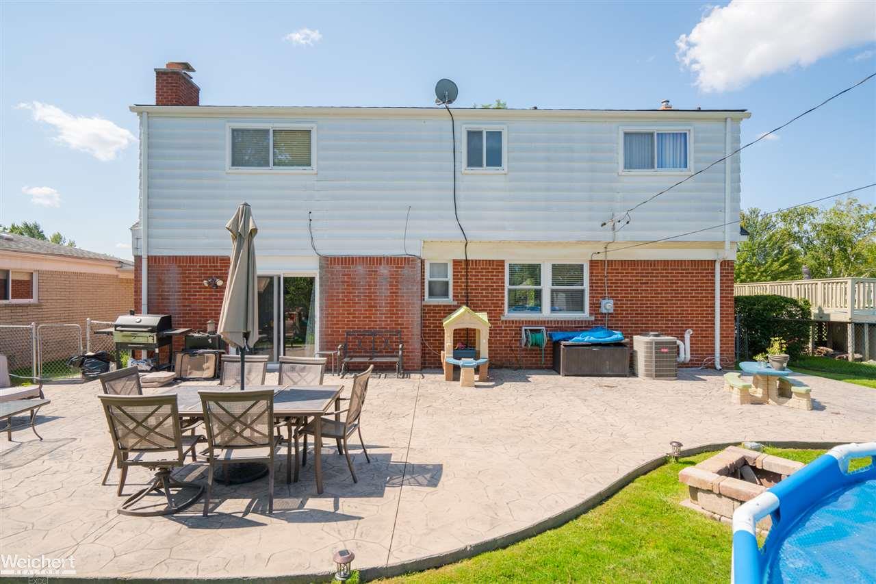 14231 Cranbrook Road Sterling Heights, MI 48312 - Photo 4 of 35 31358080-3.JPG