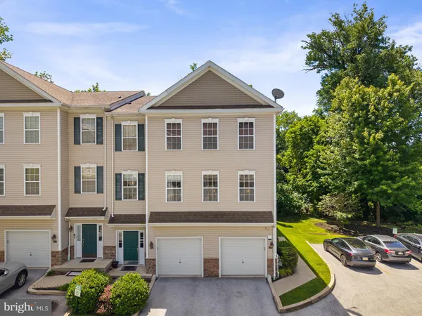 $330,000 | 14 Hillview Circle, Lansdowne, PA 19050