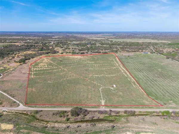 a view of a tennis court