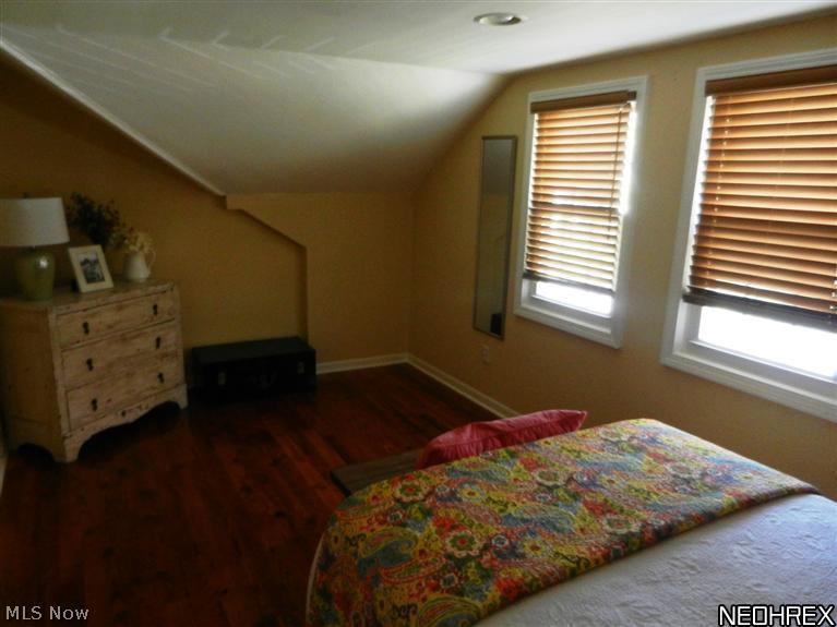 994 Glenside Avenue South Euclid, OH 44121 - Photo 11 of 17 BEDROOM 1
